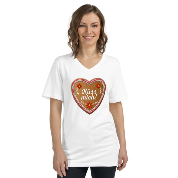 T-Shirt – Küss mich (V-Ausschnitt) – Bild 2